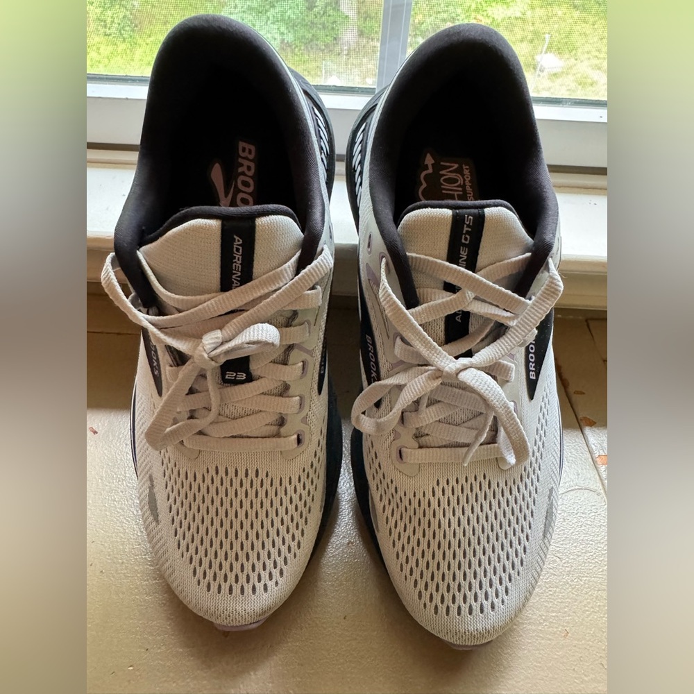 Brooks Adrenaline GTS 23 Supportive Running Shoes Athletic Sneakers Women’s 8.5 - Picture 2 of 8